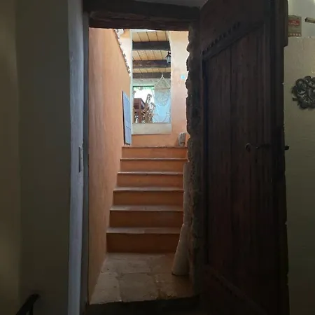 D' Hotes L'escalo A Moutiers-ste-marie Bed & Breakfast