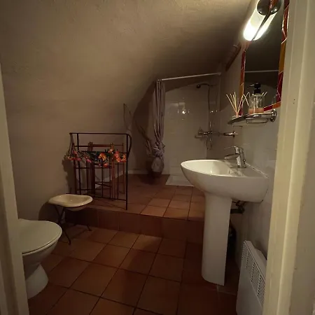 D' Hotes L'escalo A Moutiers-ste-marie Bed & Breakfast