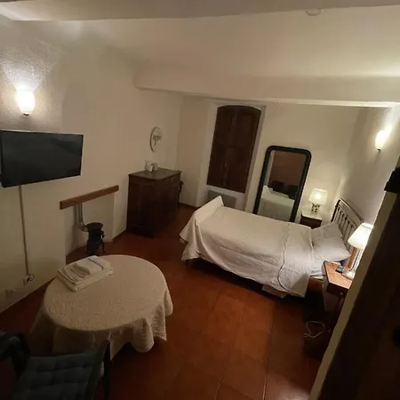 D' Hotes L'escalo A Moutiers-ste-marie Bed & Breakfast *