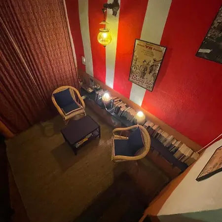 D' Hotes L'escalo A Moutiers-ste-marie Мустье-Сент-Мари