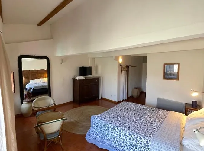 D' Hôtes L'escalo à Moutiers-ste-marie Moustiers-Sainte-Marie