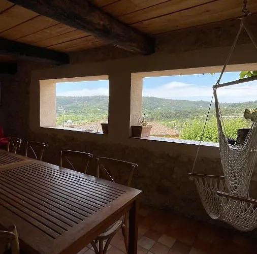 D' Hôtes L'escalo à Moutiers-ste-marie 3*